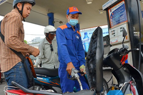 Giảm thuế xăng dầu, lo đứt nguồn cung!